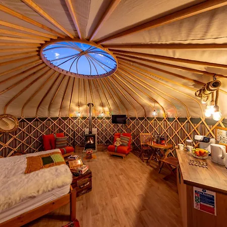 Glamping At South Lytchett Manor Hotel Poole Exterior photo