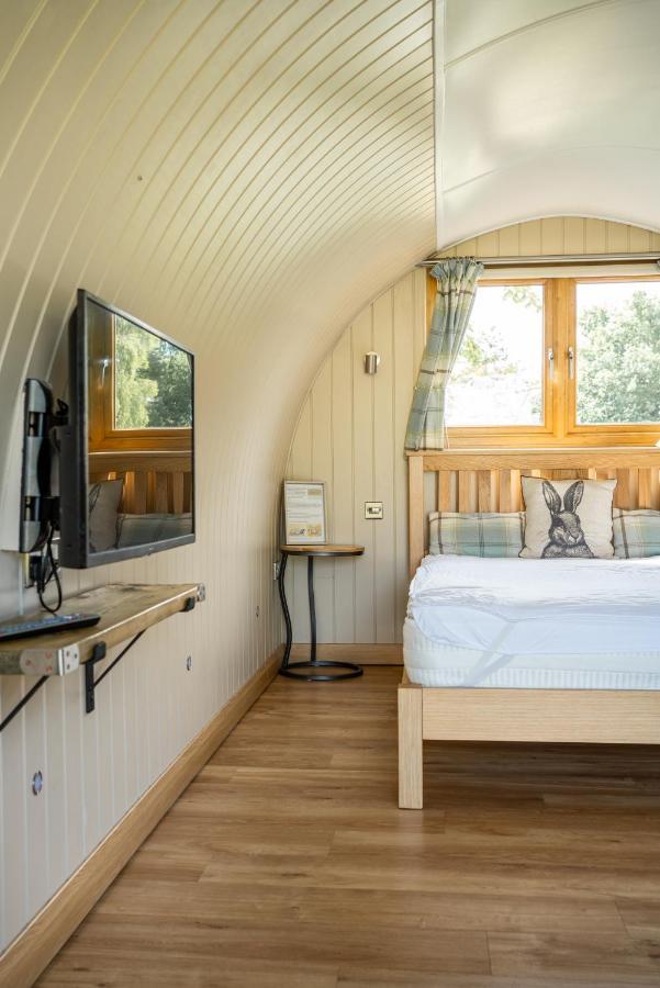 Campeggio Glamping At South Lytchett Manor Poole